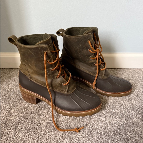 Sperry Women's Saltwater Heel Embossed Lace Up Ankle Boots - Picture 1 of 6